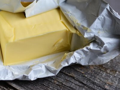 Снижение мировых цен на сливочное масло негативно влияет на украинских производителей — аналитики