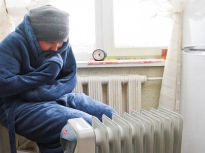 Срочно выезжать: назван срок, после которого находиться в доме без отопления опасно