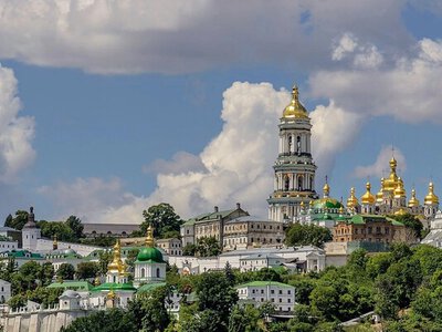Впервые со времен Второй мировой из-за боевых действий повреждены объекты Киево-Печерской лавры, находящиеся под защитой ЮНЕСКО