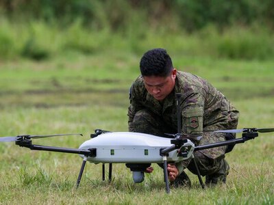 Китай обучает дроны с искусственным интеллектом имитировать хищников для создания боевых роев, – WSJ