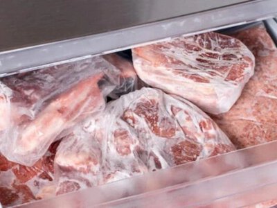 Мясо разморозится в считанные минуты без горячей воды и микроволновки: простой лайфхак