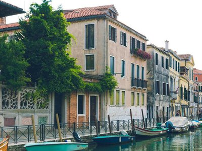 Дешевле и меньше туристов: 5 городов-каналов, которые не хуже Венеции