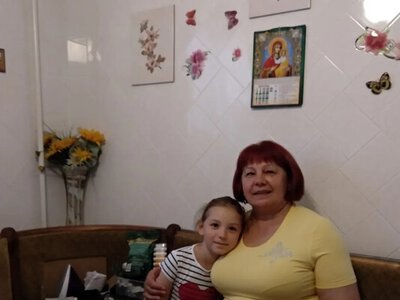 Потеряли сына, но не оставили внучку: как бабушка и дедушка воспитывают ребенка после семейной трагедии