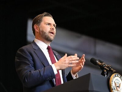 Джей Ди Вэнс: Путин не имел права вторгаться в Украину, мы попытаемся это прекратить 