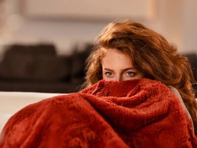 Холодно дома? 11 способов оставаться в тепле без обогревателя