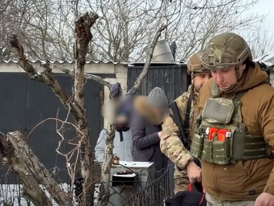 Экипажи патрульных и «Белых ангелов» эвакуировали семью с тремя детьми из Дружковки