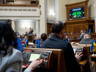  Лечение вплоть до капельниц: более 38 нардепов имеют осложнения из-за возможного отравления 