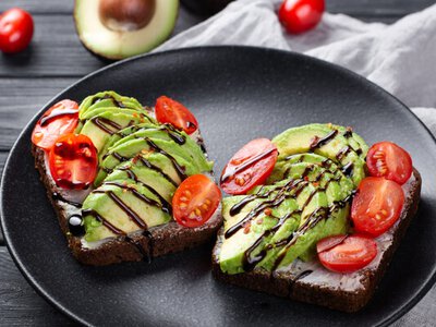 Что приготовить из авокадо за 10 минут: простой рецепт гренок