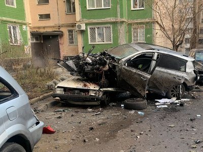 В Одессе утром взорвалась Toyota с водителем, он выжил. Видео 