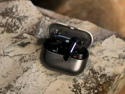 Samsung шокирует: новый дизайн наушников и кейса Buds 4 утёк в сеть