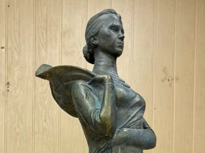 «Триумф посредственности»: почему конкурс на памятник Лесе Украинке в Одессе вызвал волну критики