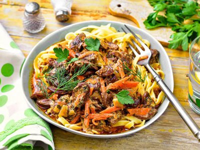 Салат из куриных сердец: дешево, сытно и вкусно