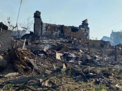 Российская авиабомба попала в дом многодетной семьи на Купянщине: есть погибшие и раненые