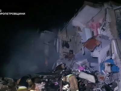РФ ударила по многоэтажке в Днепропетровской области, под завалами могут быть люди 