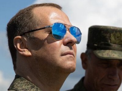 Медведев открыто пригрозил ЕС военным вторжением