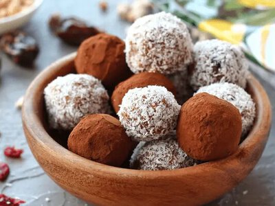 Невероятно вкусные домашние конфеты из сухофруктов: полезный десерт без сахара