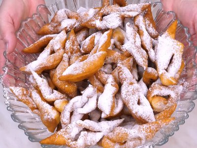 Забытый вкус детства: готовим хрустящие вергуны в сахарной пудре