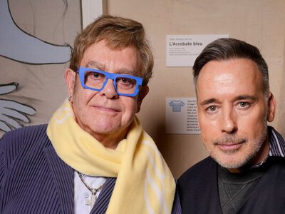 Впервые за долгое время: взрослые сыновья Элтона Джона и Дэвида Ферниша появились на семейном портрете