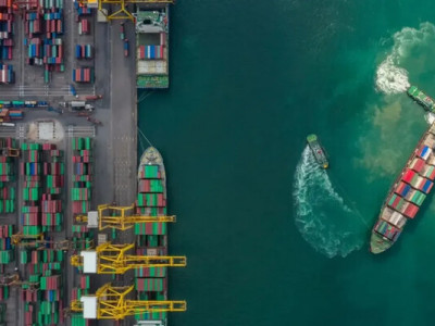 Стоимость страхования судов в Ормузском проливе выросла в 12 раз - FT