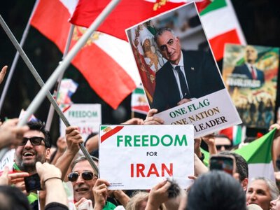 Сын последнего шаха Ирана Реза Пехлеви объявил о формировании иранского переходного правительства