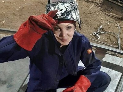 «Когда рассказываю, кем я работаю, люди вскидывают брови». Как женщины осваивают «неженские» профессии