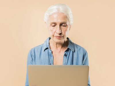 Время есть только до 1 апреля, иначе выплаты прекратят: пенсионерам сделали важное предупреждение