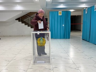 В Казахстане открылись участки для голосования на референдуме по Конституции
