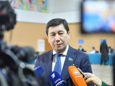 Спикер мажилиса Ерлан Кошанов не считает, что Конституция в Казахстане «меняется часто»