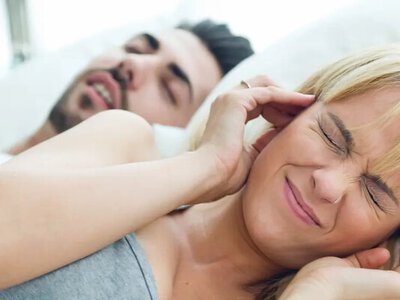 Опасный храп: врач объяснил, когда остановки дыхания во сне могут привести к инфаркту