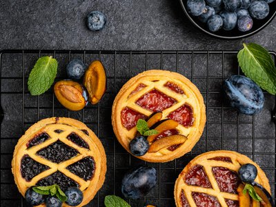 Быстрый ягодный пирог к чаю: простые рецепты на каждый день