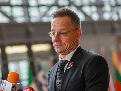 Сийярто признал, что звонил Лаврову во время важных встреч ЕС 