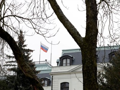 В Праге в Русский дом кинули несколько коктейлей Молотова