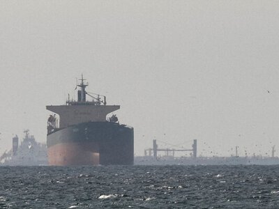 Иран планирует сделать платным проход через Ормузский пролив