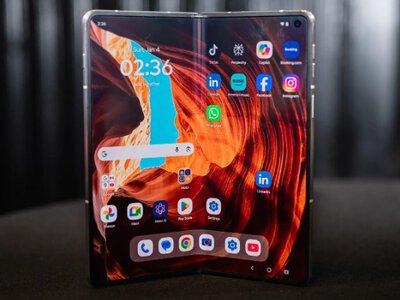 Motorola назвала дату выпуска смартфона-книжки Razr Fold