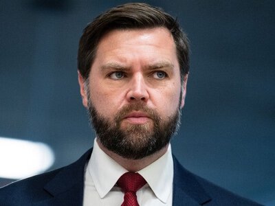 Вэнс отправился в Венгрию для встречи с Орбаном в преддверии выборов. Планирует говорить и об Украине 