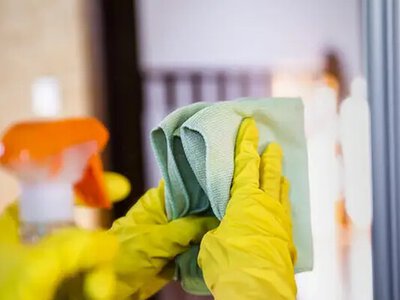 Никаких разводов: чем натереть окна и зеркала, чтобы они блестели