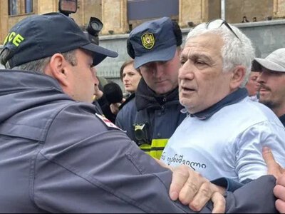 Скандал у мемориала 9 апреля: что происходит?