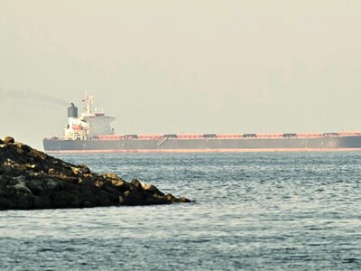 WSJ: США не пропустили восемь танкеров через Ормузский пролив