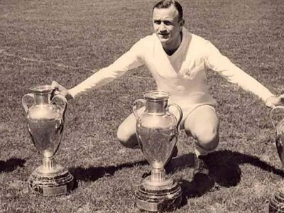 Прощай, Сантамария: Реал сообщил о смерти легенды