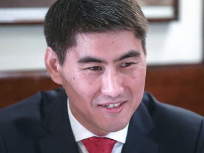 Бывший министр иностранных дел Кыргызстана, экс-депутат парламента Чингиз Айдарбеков добровольно отказался от мандата