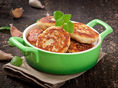 Секрет сочных рыбных котлет с зеленью и лаймом