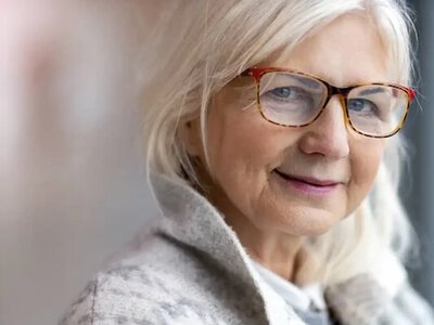 Плюс 1038 гривен к пенсии: кому государство «доплатит за материнство» в 2026 году