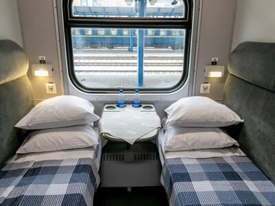 Сервис на рельсах от Укрзализныци: что входит в стоимость билета на поезд, а за что придется доплатить