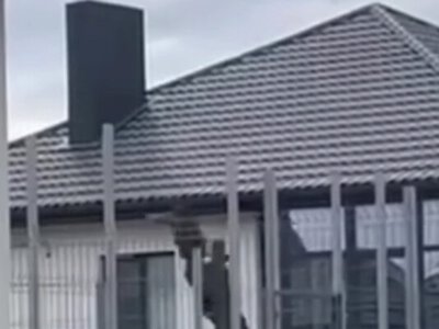 На Волыни люди в форме сбросили мужчину с крыши дома - видео и реакция ТЦК