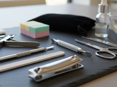 Почему хороший маникюр начинается не с цвета, а с инструмента