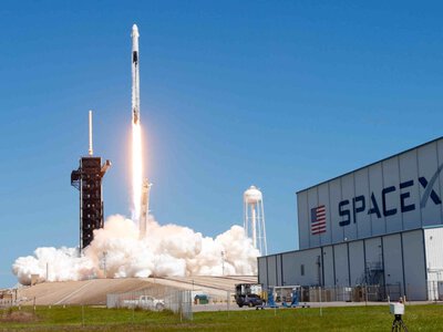 SpaceX пообещала Илону Маску акции за колонию на Марсе и оценку в $7,5 трлн.