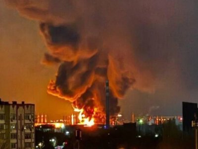 рф оказалась под массированной атакой дронов: в аэропорту Пулково отменили десятки рейсов, а в порту Приморск - пожар