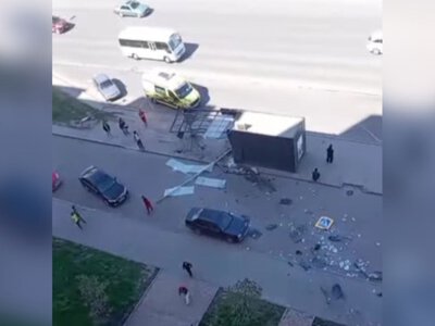  Серьезное ДТП в Астане: эвакуатор вылетел с дороги и протаранил остановку 