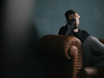 Чрезмерная приветливость часто является тревожным признаком – мнение психологов (Видео)