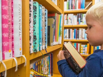 «Семейный круг», умные шашки и «English на подушках»: библиотеки пятого мая